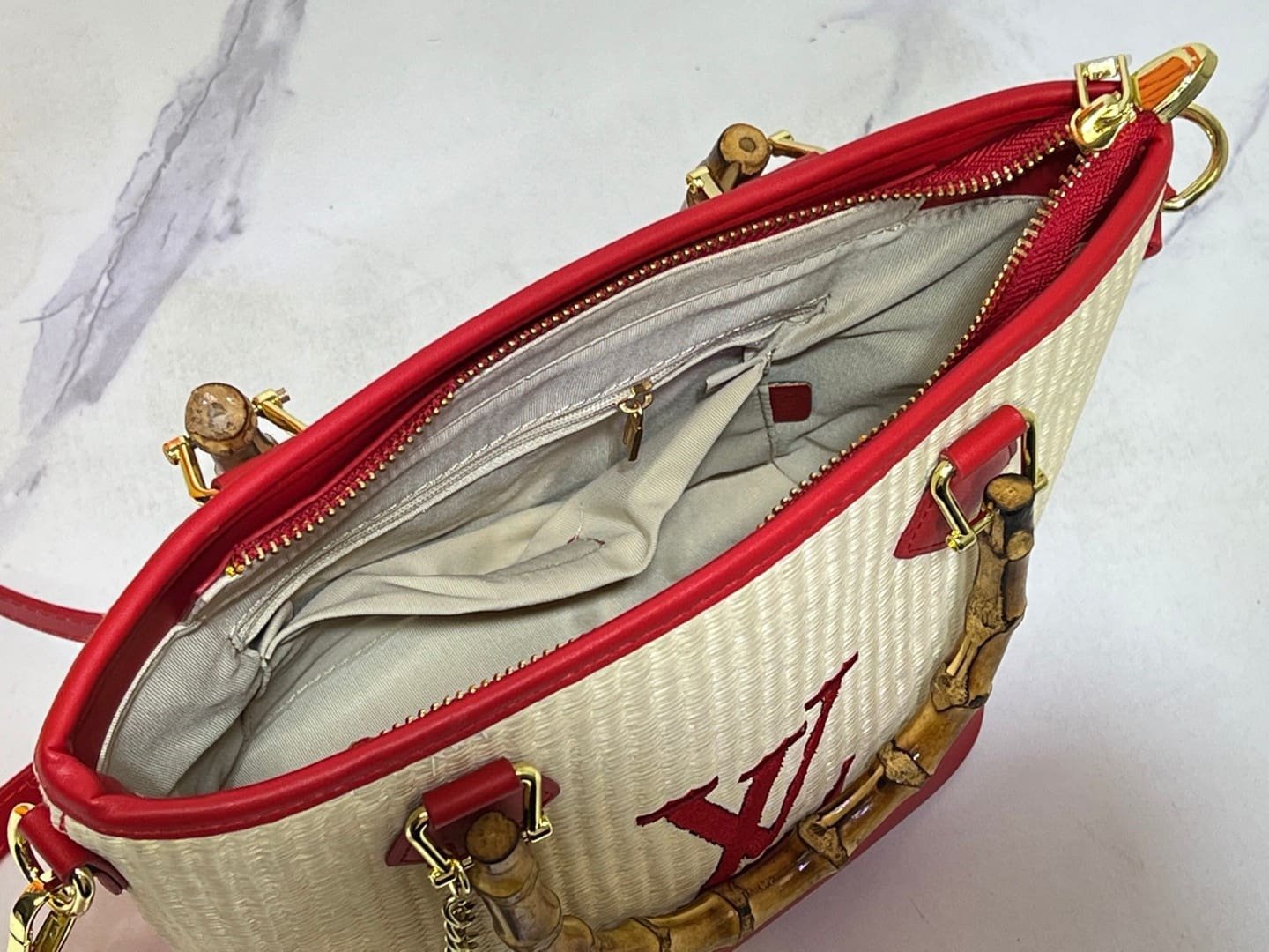 L0vis Vvtt0n Raffia Petit Bucket Tote