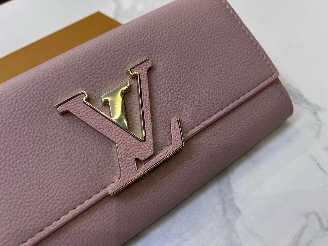 L0vis Vvtt0n M61249 Capucines Wallet