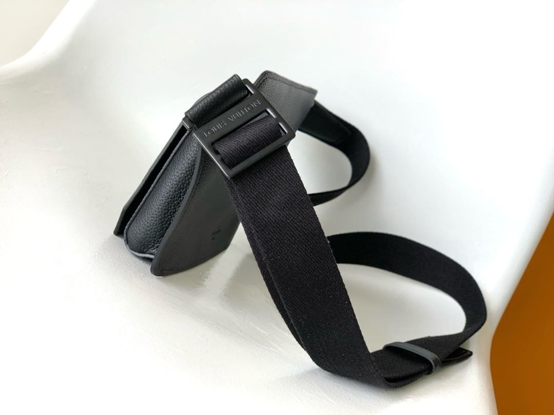 L0vis Vvtt0n M57081 TAKEOFF Shoulder Bag