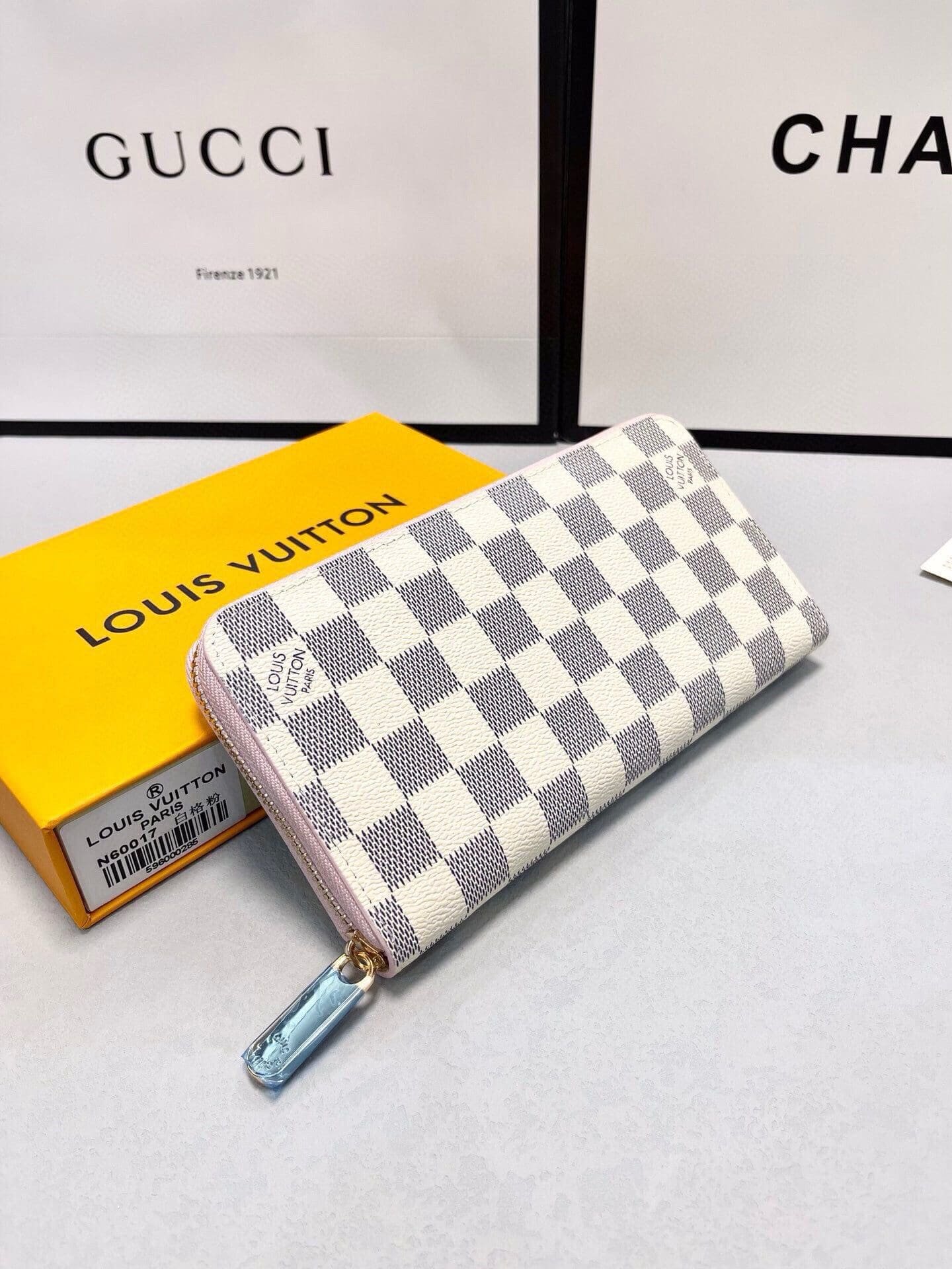 L0vis Vvtt0n N63503 Zippy Wallet