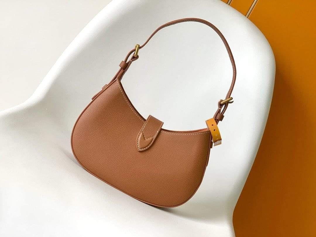 L0vis Vvtt0n M24885 Low Key Shoulder Bag