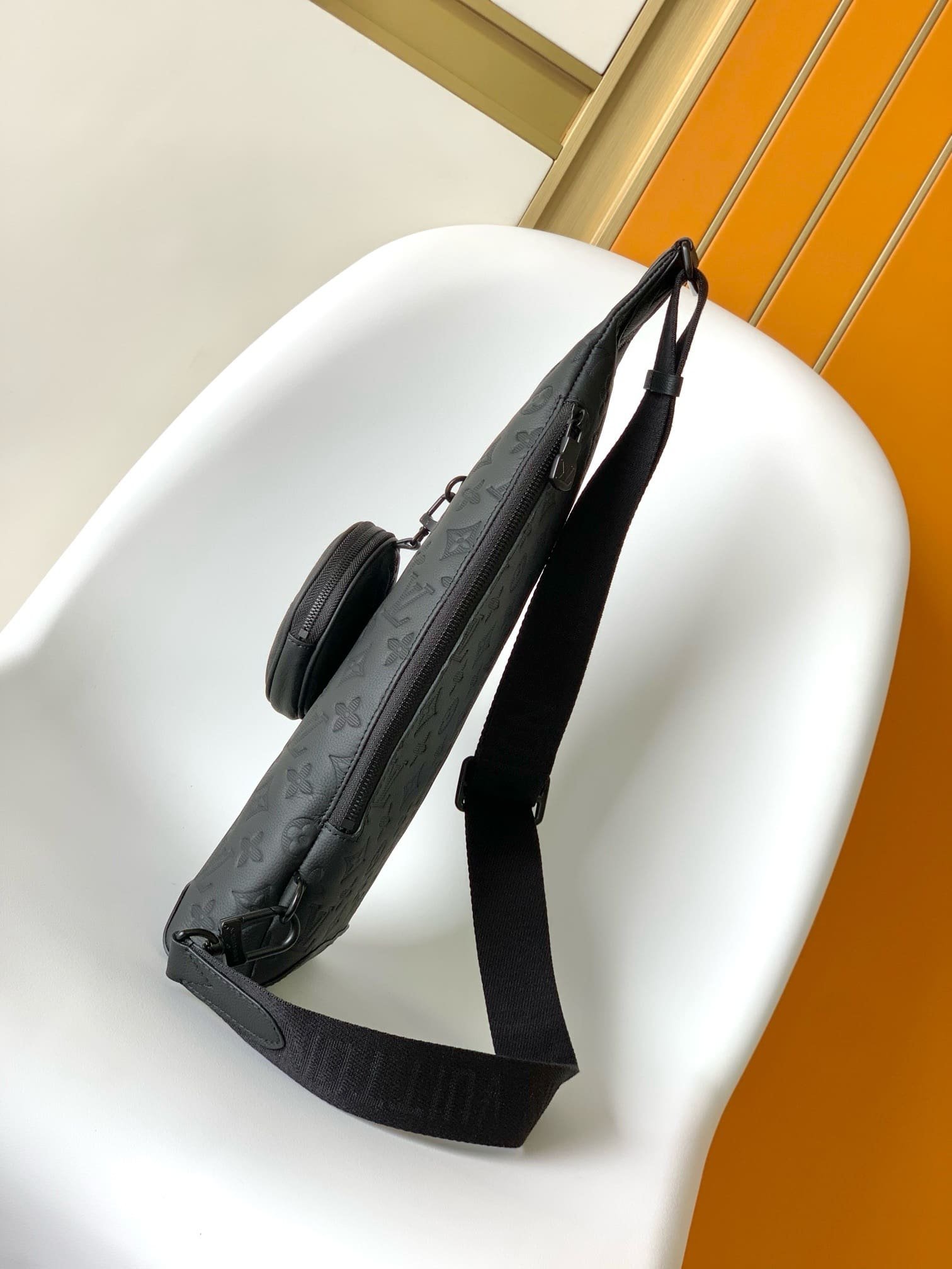 L0vis Vvtt0n M21890 Duo Slingbag