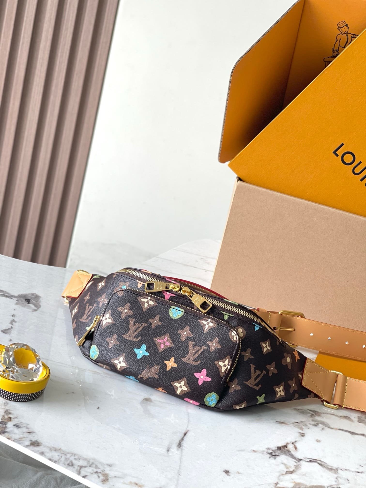 L0vis Vvtt0n M24858 Rush Bumbag
