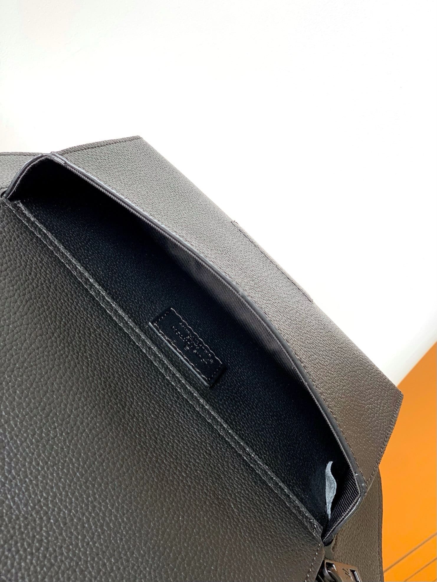 L0vis Vvtt0n M57081 TAKEOFF Shoulder Bag