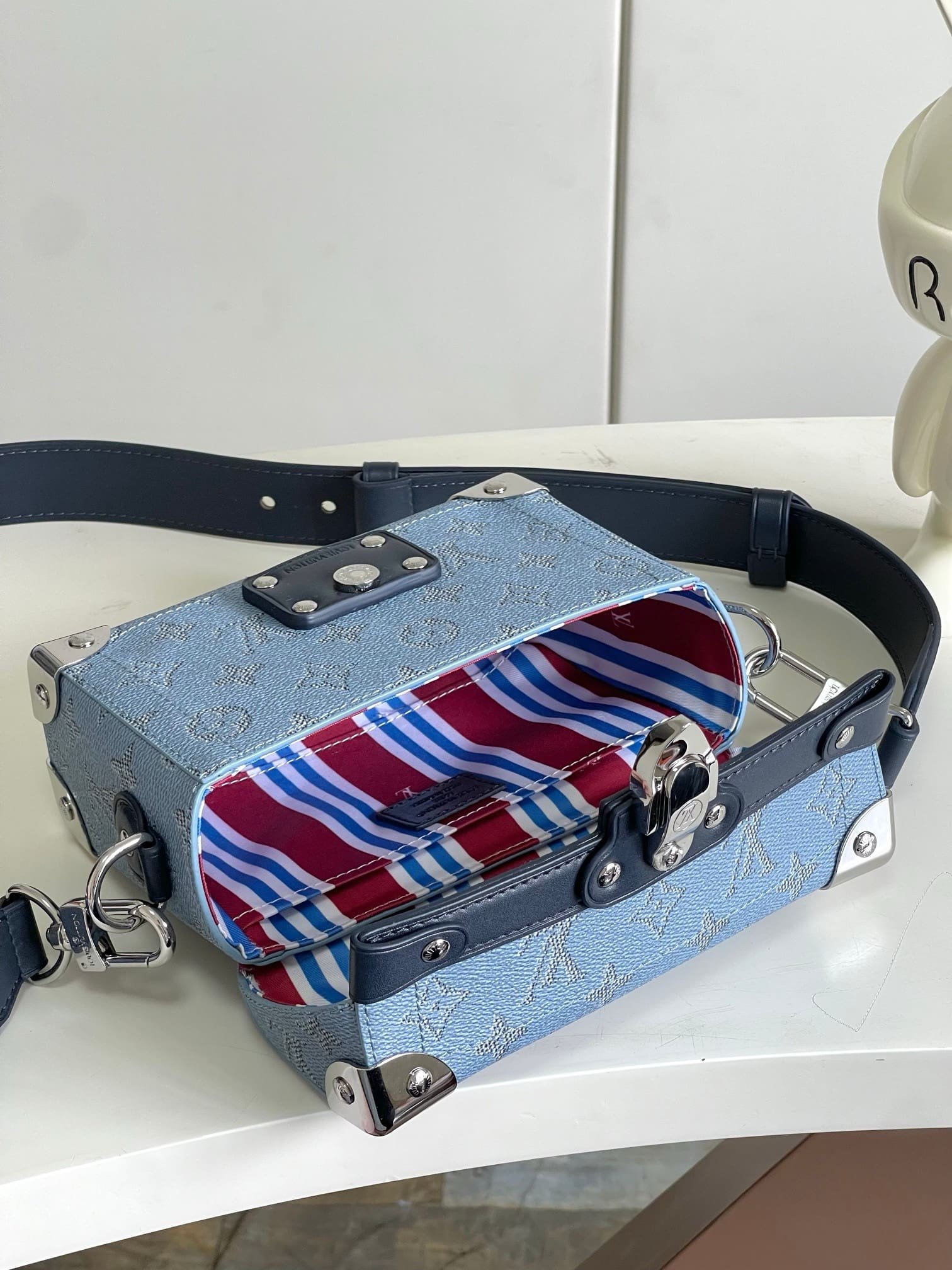 L0vis Vvtt0n M15035 Soul Trunk Bag