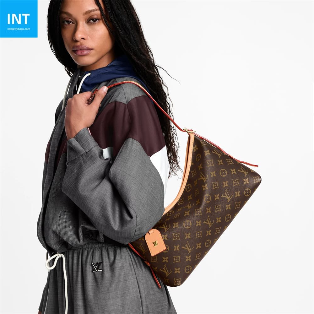 L0vis Vvtt0n M28101 CarryAll East West
