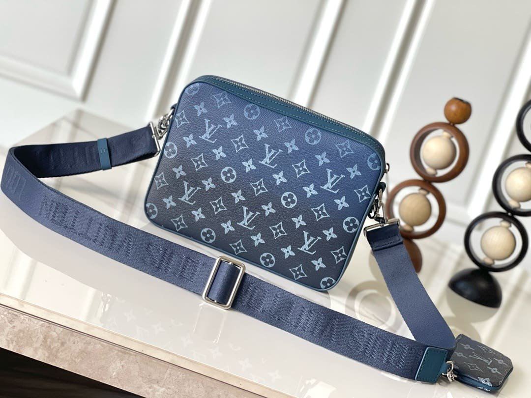 L0vis Vvtt0n M11592 Trio Messenger