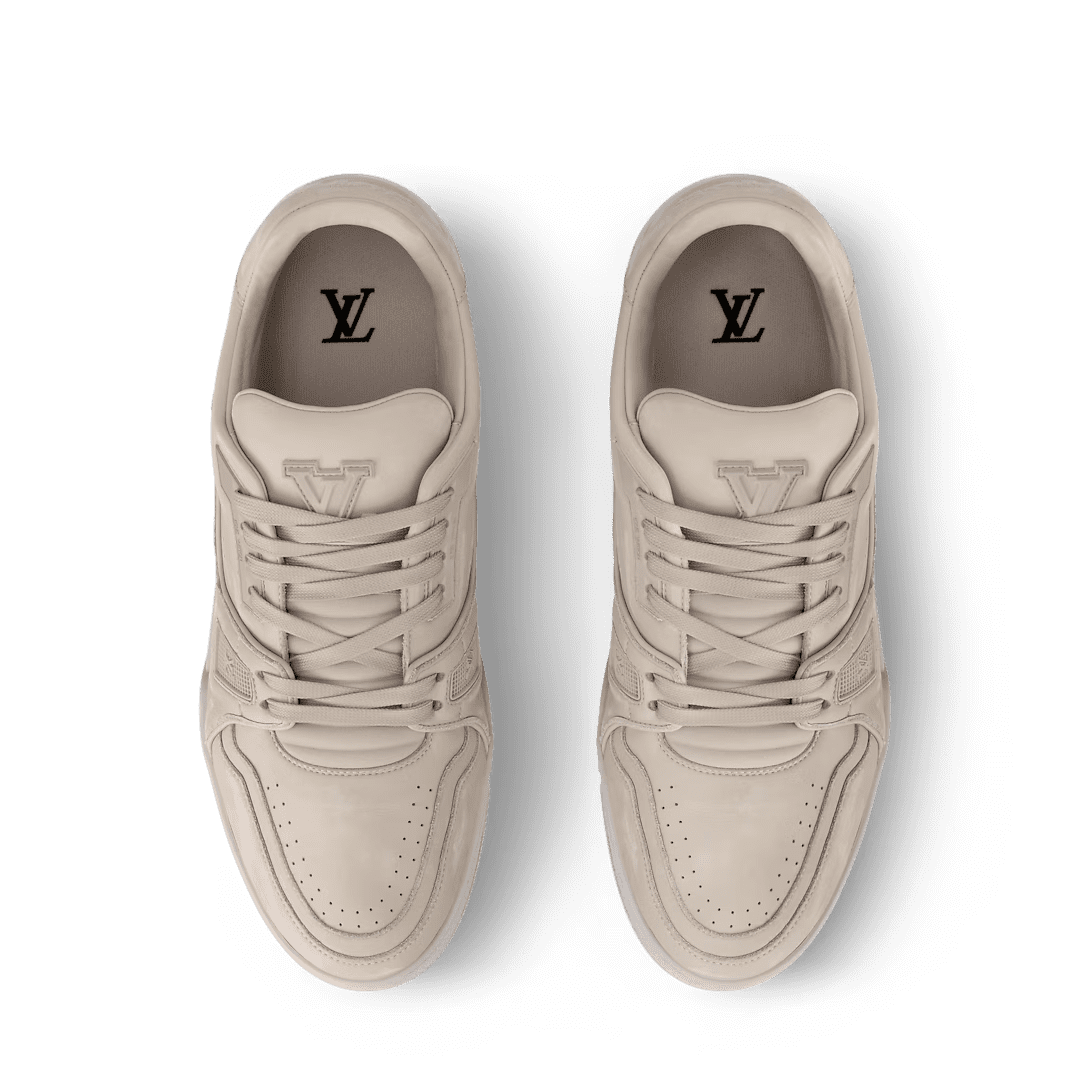 L0vis Vvtt0n 1AHDAK LV Trainer Distressed Sneaker