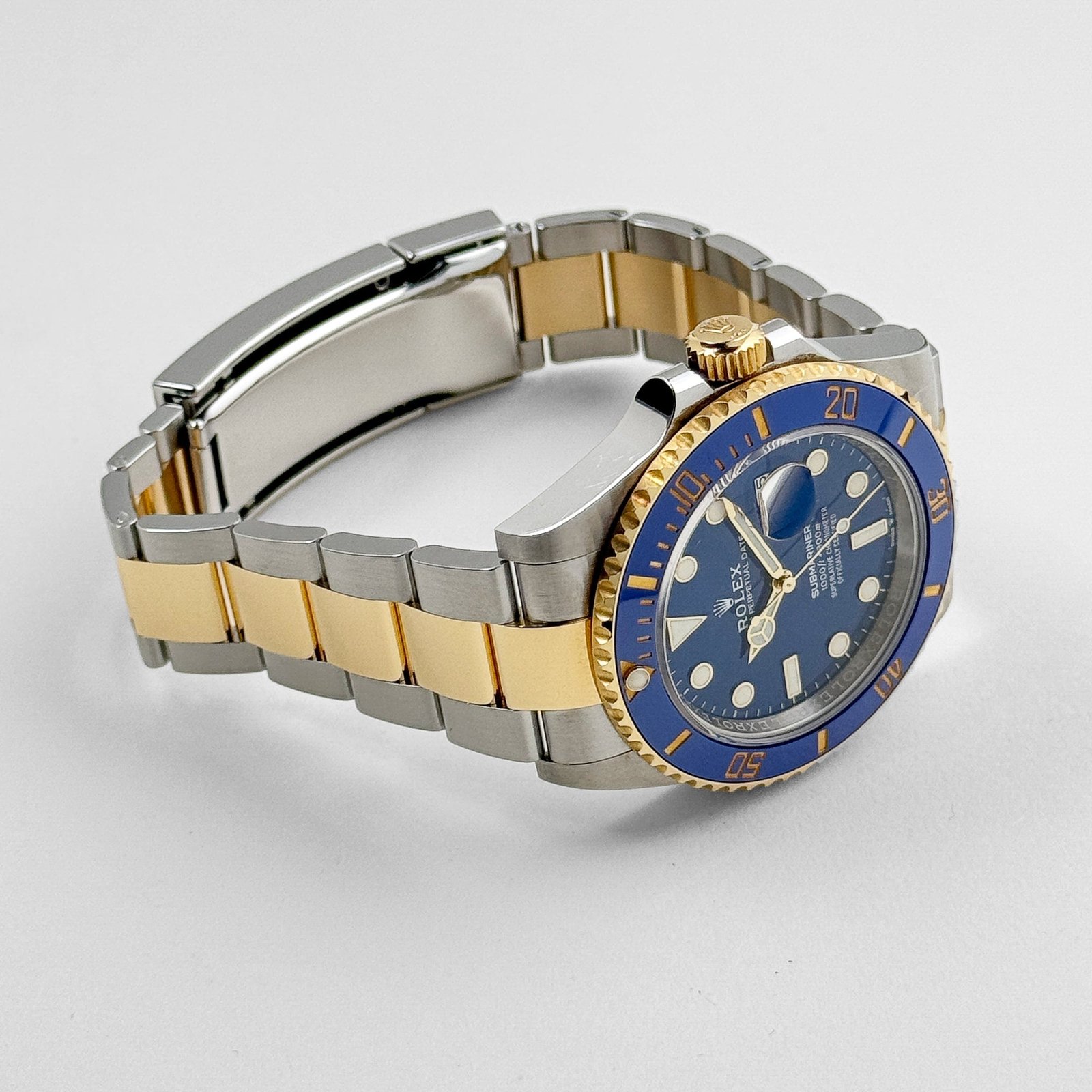 R01ex Submariner Date 126613LB Stainless Steel Yellow Gold Blue Dial (2021)