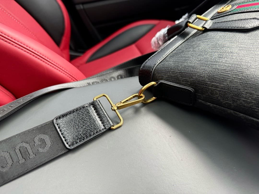 Gvc*1 briefcase
