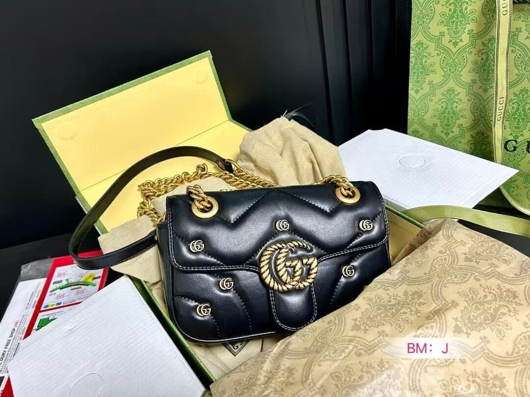 Gvc*1 MARMONT SMALL SHOULDER BAG BLACK