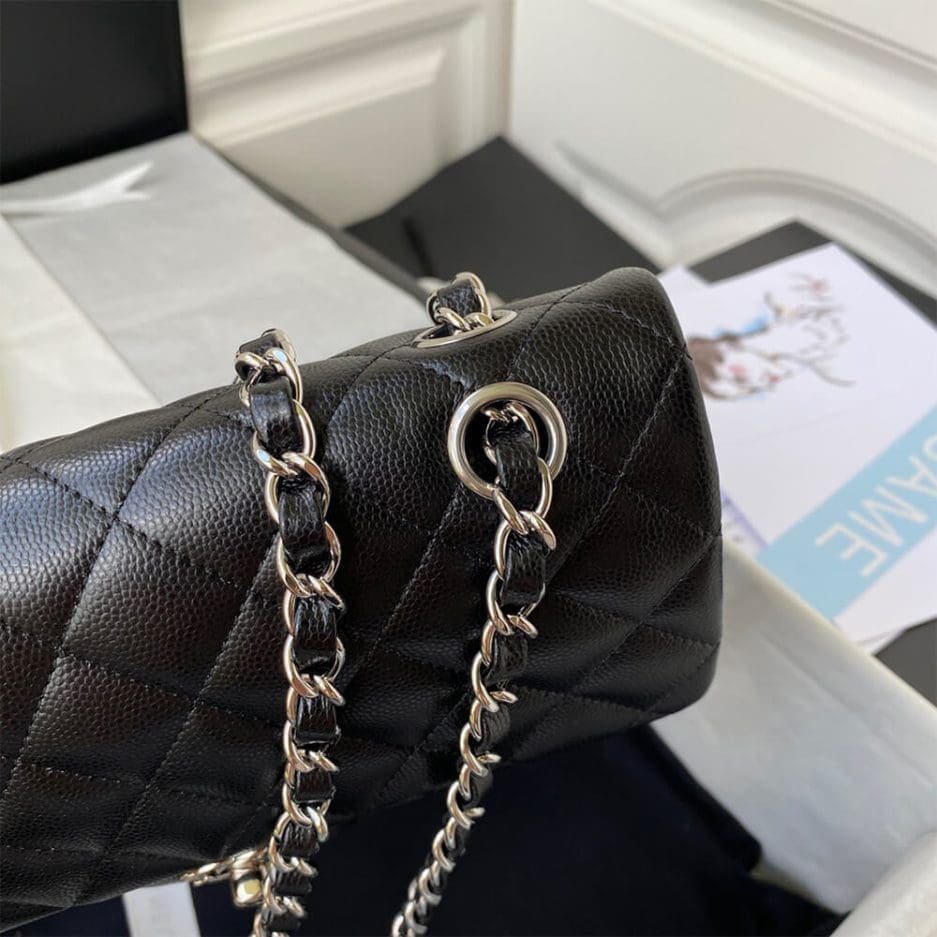 Ch**el SMALL CLASSIC HANDBAG Grained Calfskin & Silver Metal