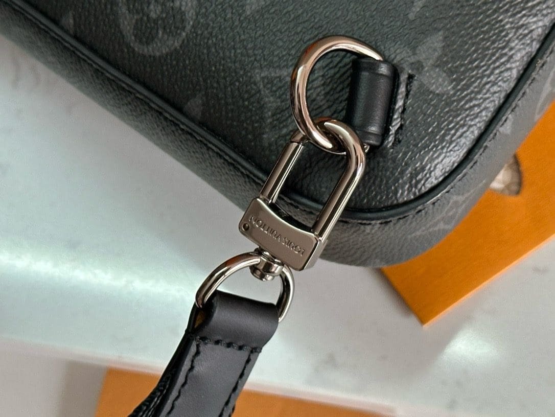 L0vis Vvtt0n M47137 Avenue Slingbag