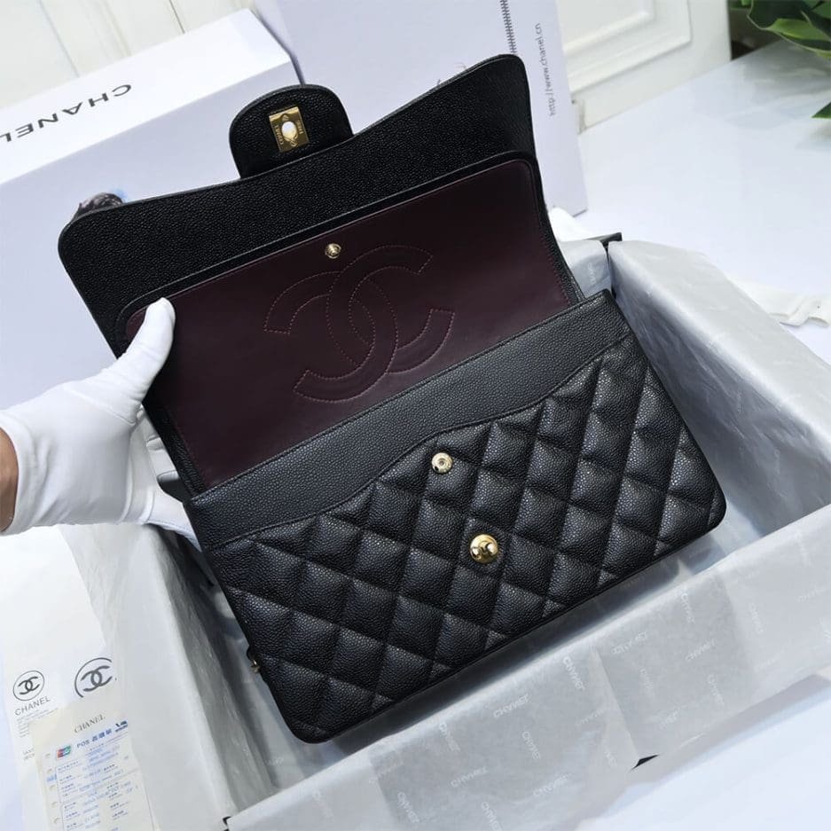 Ch**el LARGE CLASSIC HANDBAG  Grained Calfskin & Gold Metal