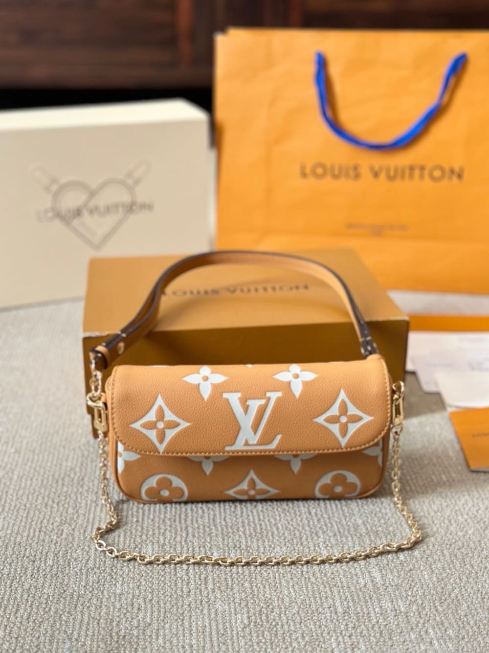 L0vis Vvtt0n M12758 Wallet On Chain Ivy