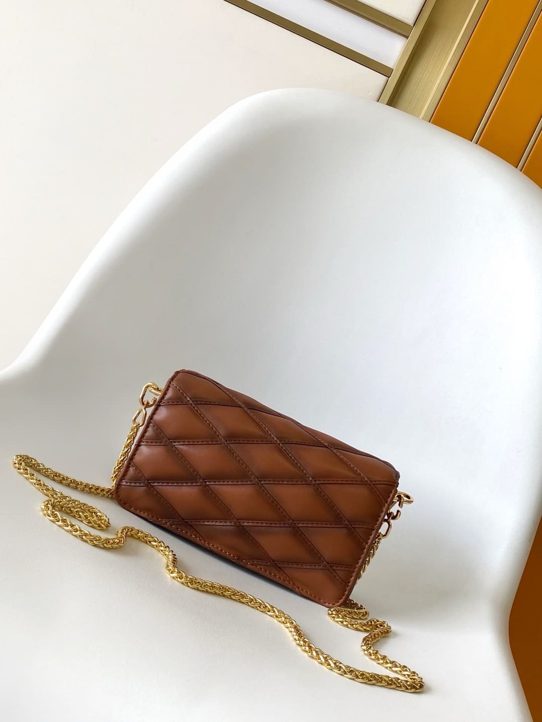 L0vis Vvtt0n M13841 Wallet On Chain GO-14