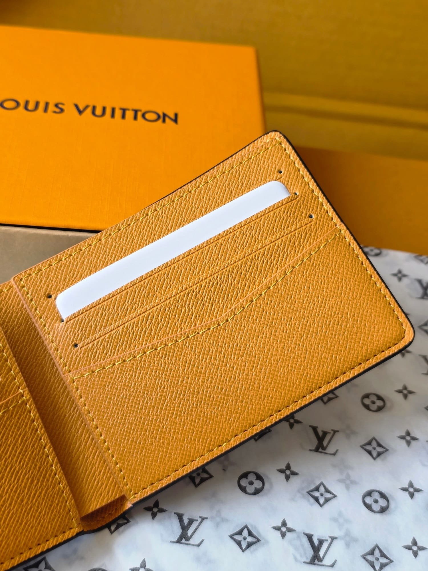 L0vis Vvtt0n M25795 Slender Wallet