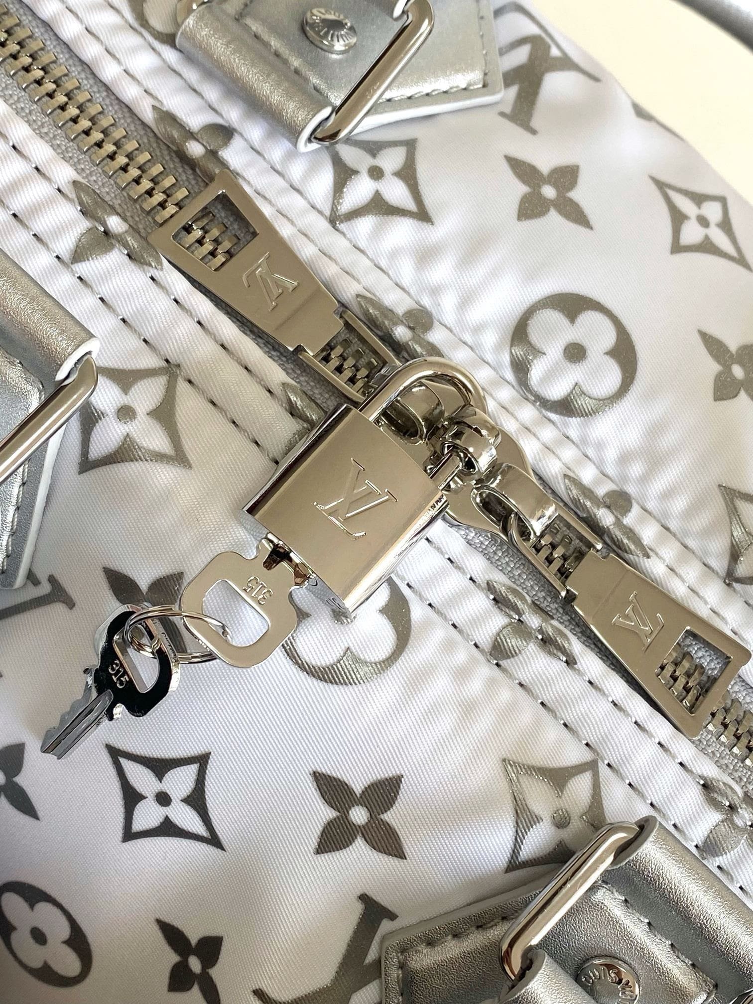 L0vis Vvtt0n M12067 LV Ski Keepall Bandoulière 45