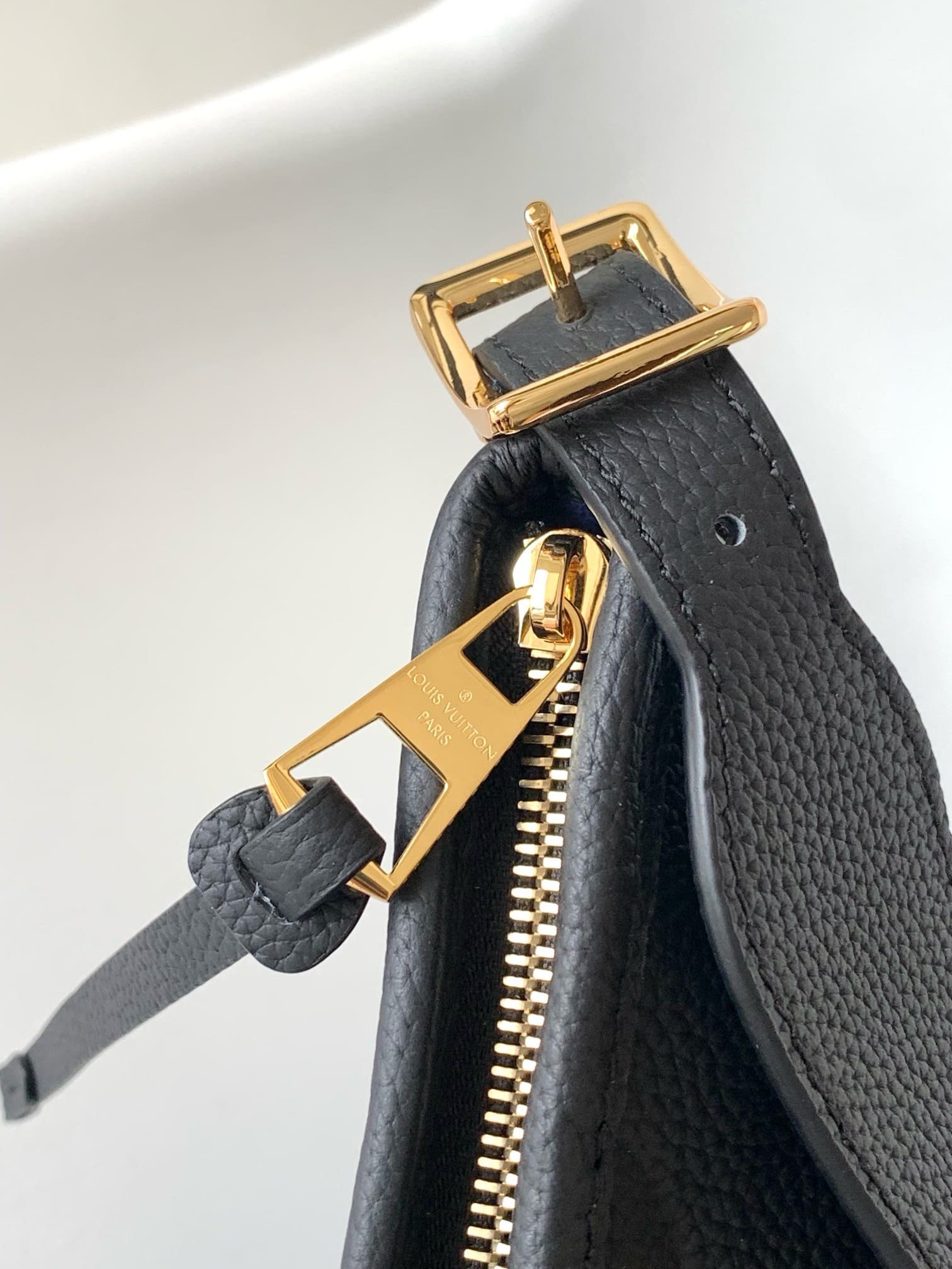 L0vis Vvtt0n M46289 CarryAll MM