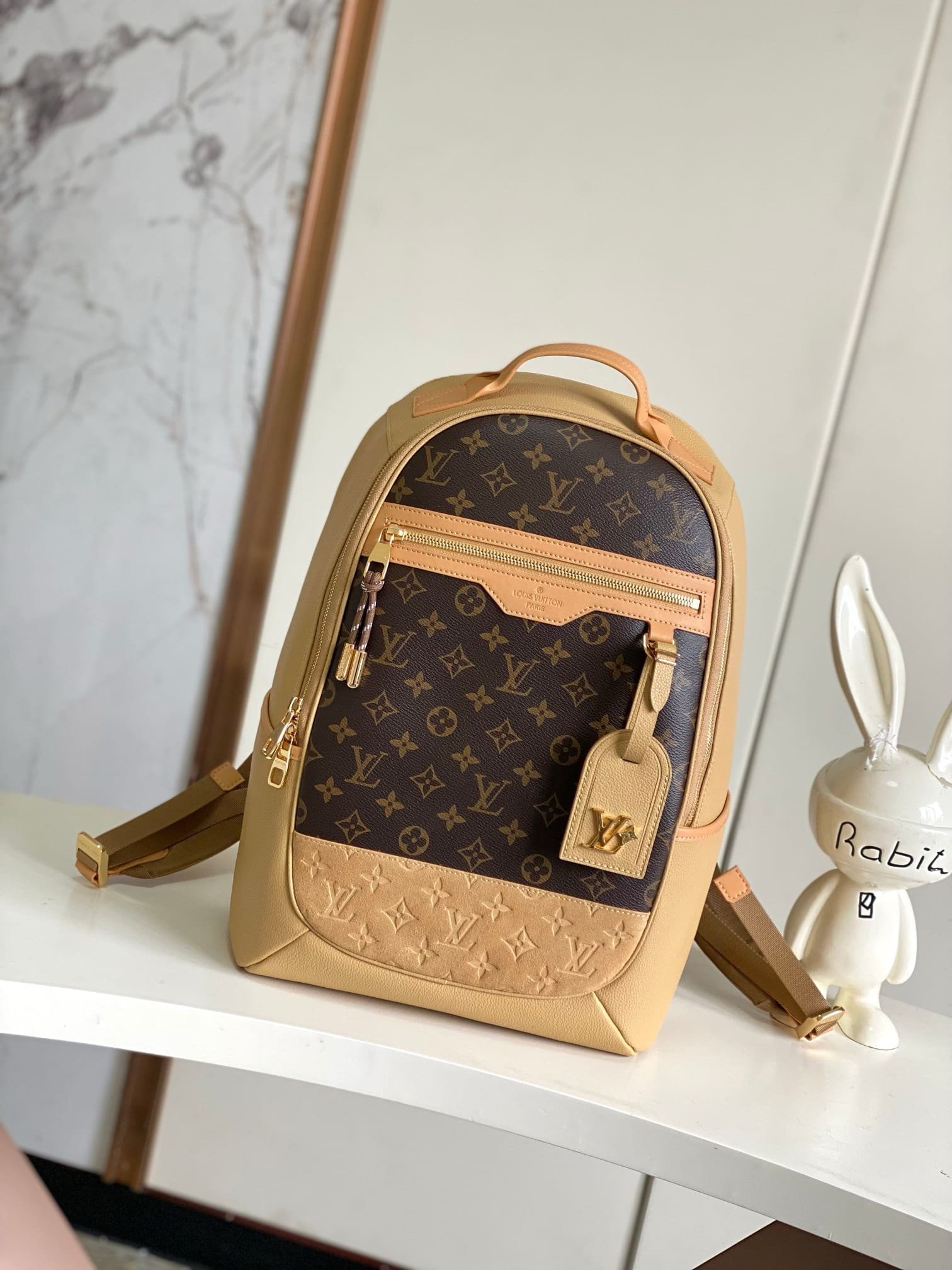 L0vis Vvtt0n M12624 Outdoor Backpack