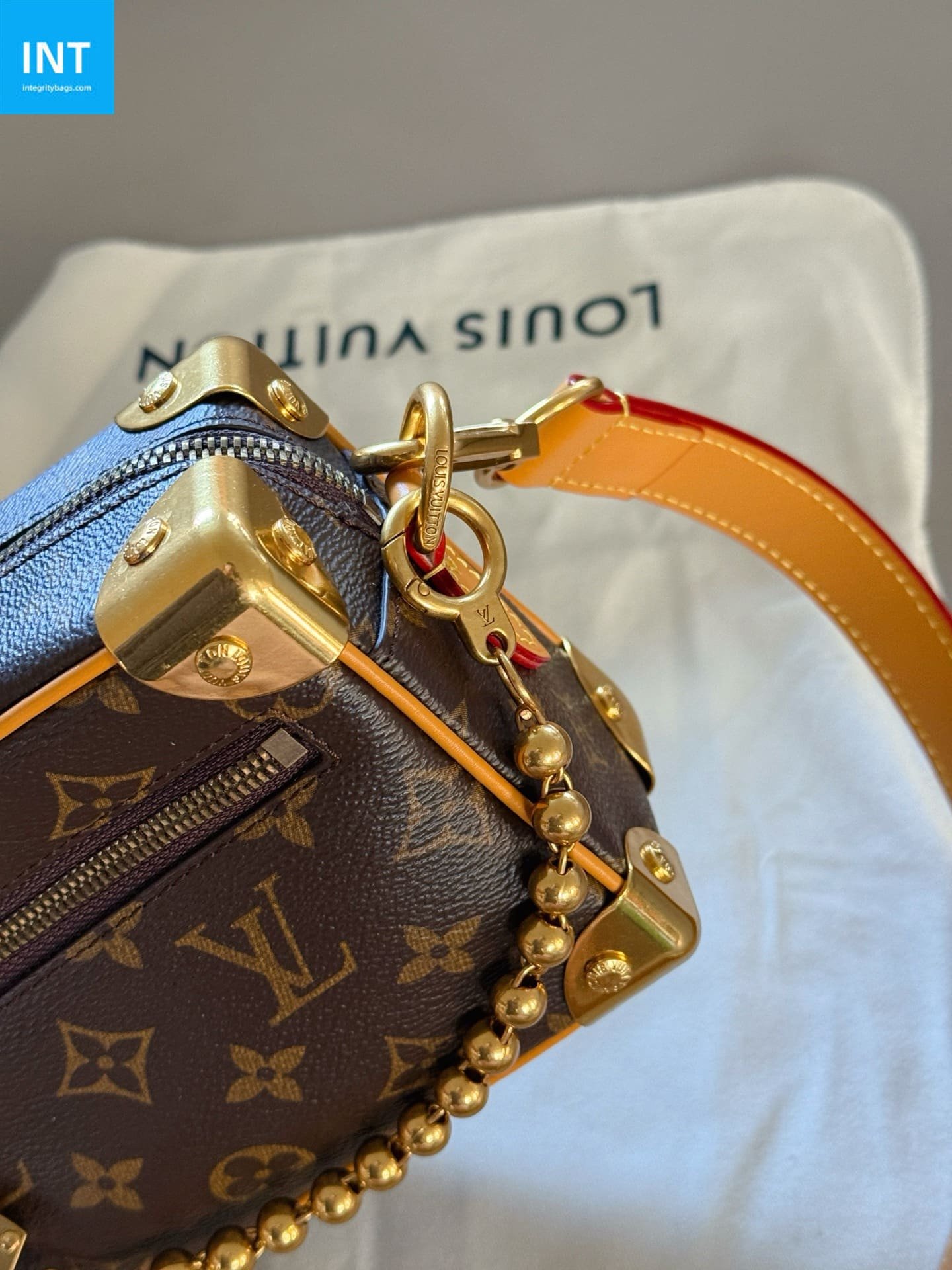 L0vis Vvtt0n M14729 Mini Soft Trunk