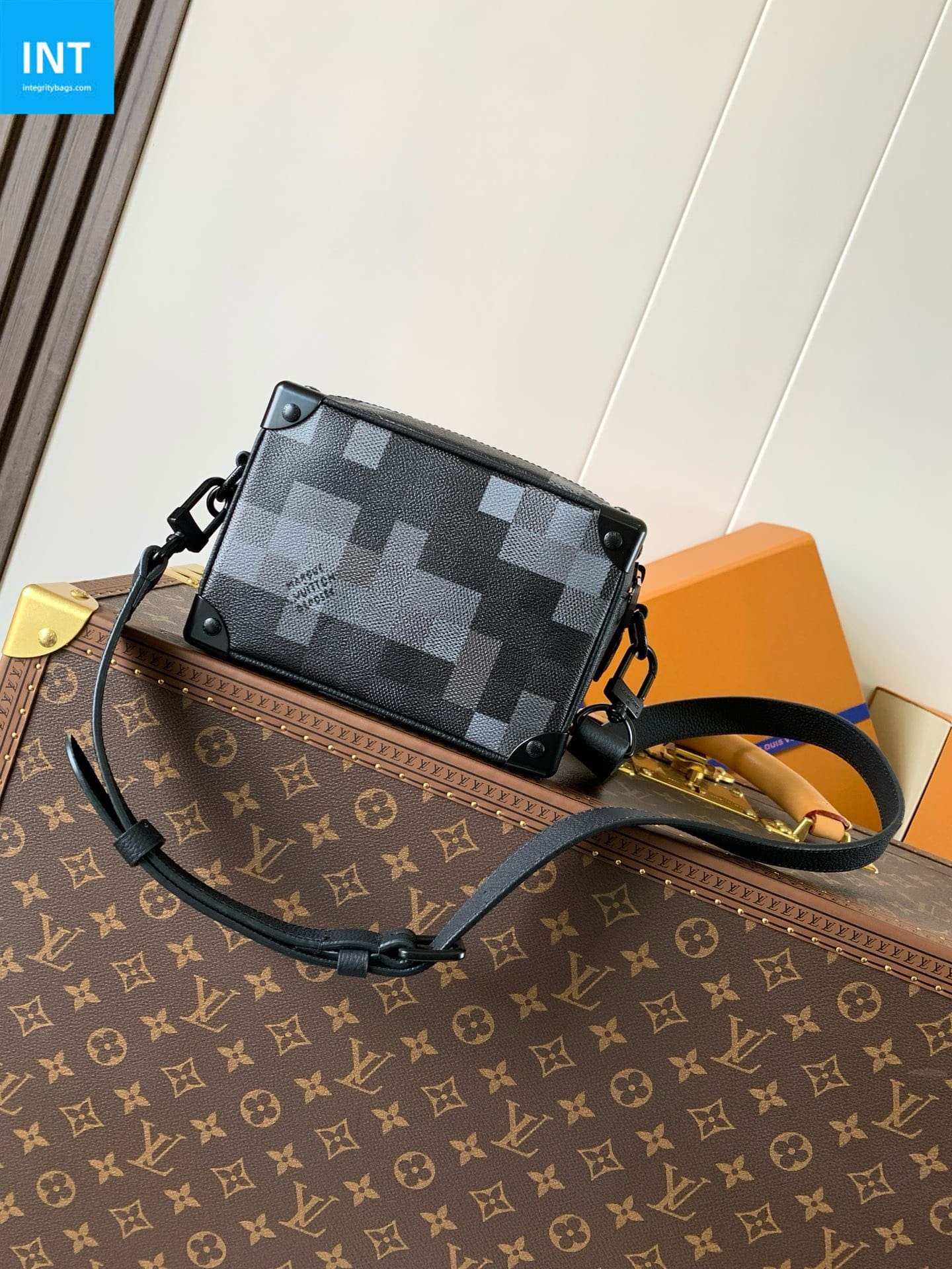 L0vis Vvtt0n M14922 Mini Soft Trunk