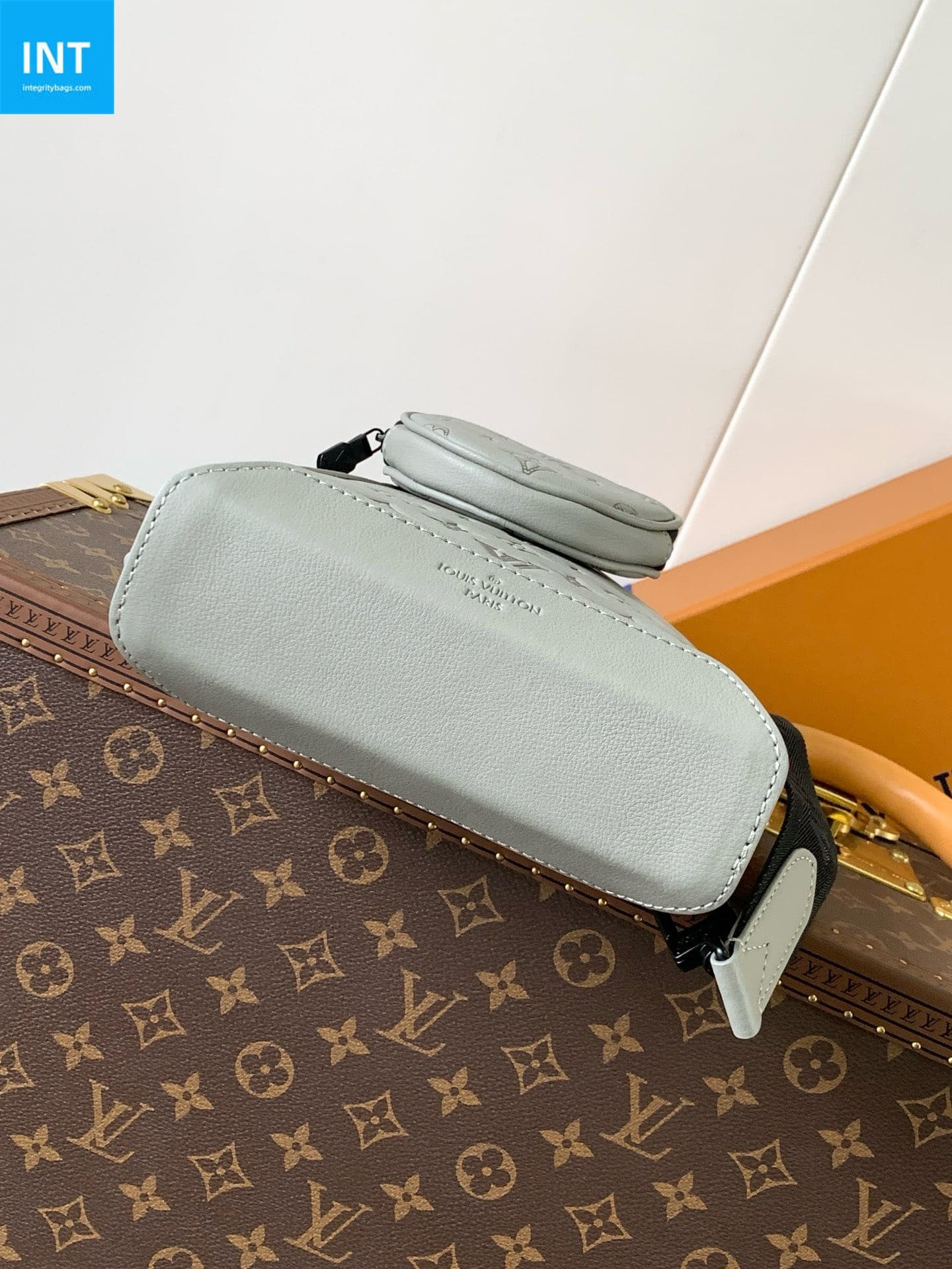 L0vis Vvtt0n M14916 Duo Sling Bag