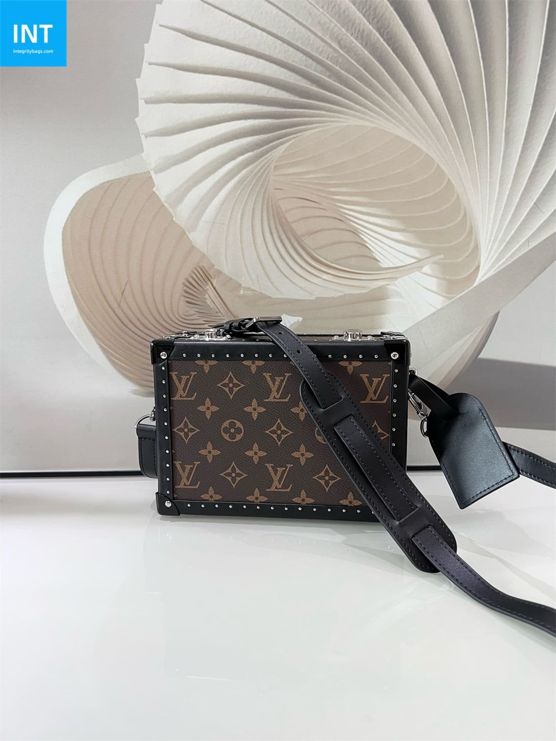 L0vis Vvtt0n M20252 CLUTCH BOX Portable Hard Case