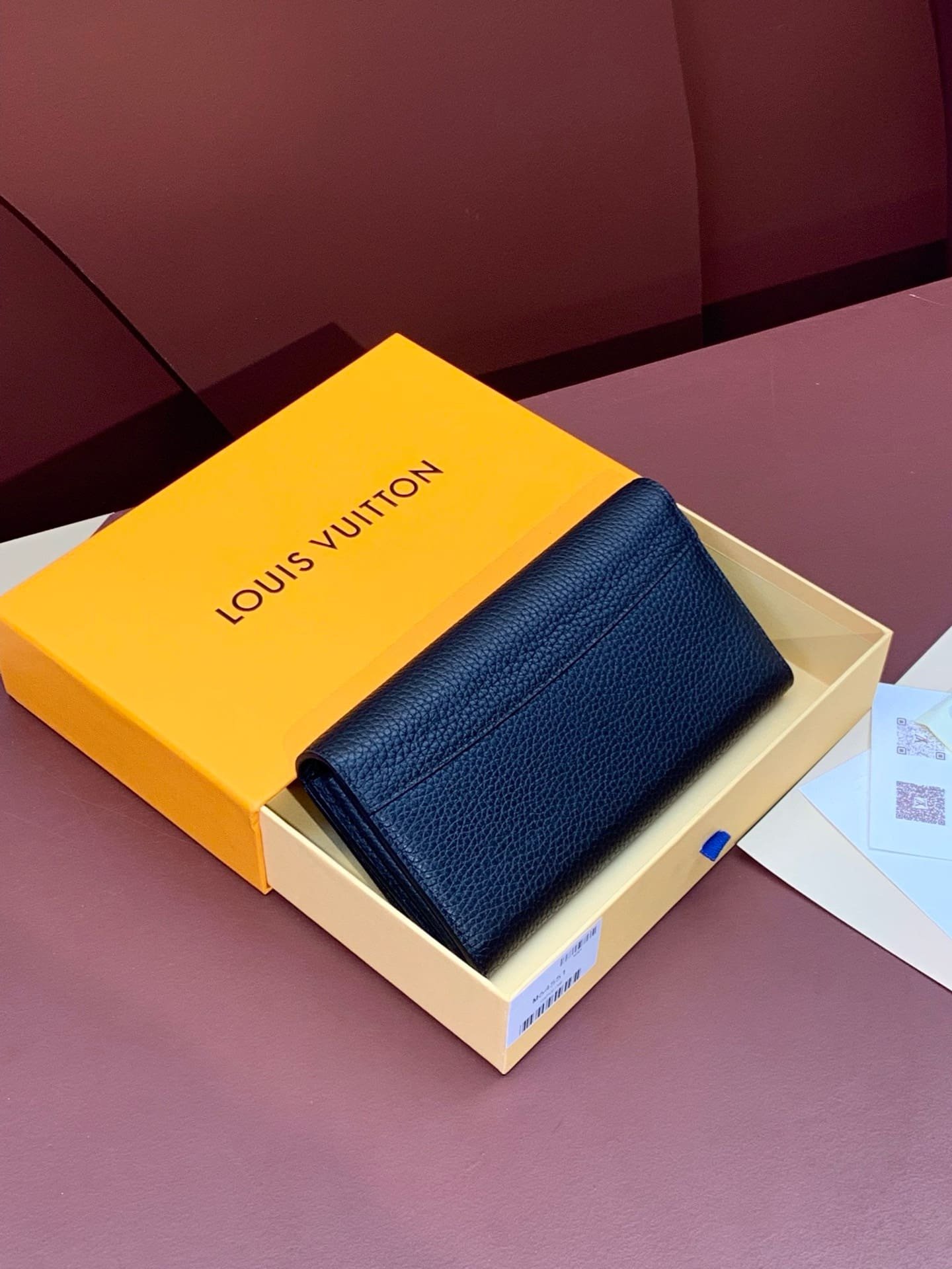 L0vis Vvtt0n M64551 Capucines Wallet