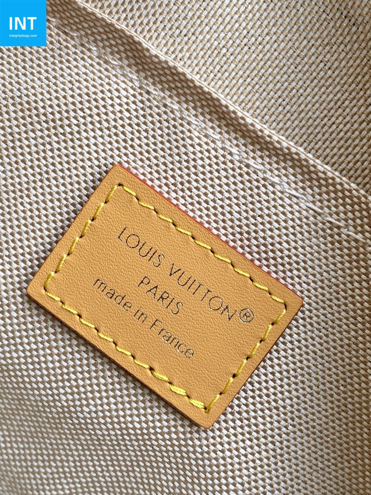 L0vis Vvtt0n M26826 Trocadéro Wearable Wallet