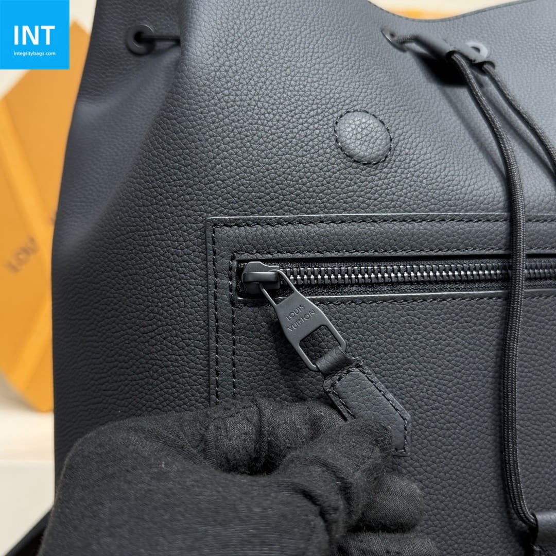 L0vis Vvtt0n M15262 Fastline Backpack