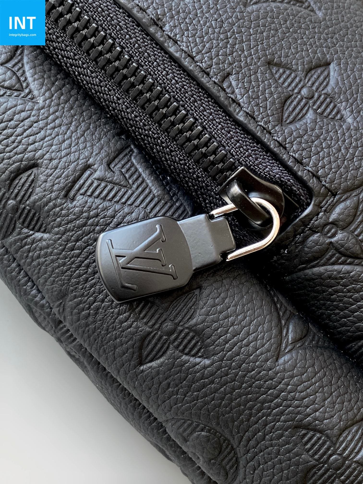 L0vis Vvtt0n M26730 Duo Slingbag