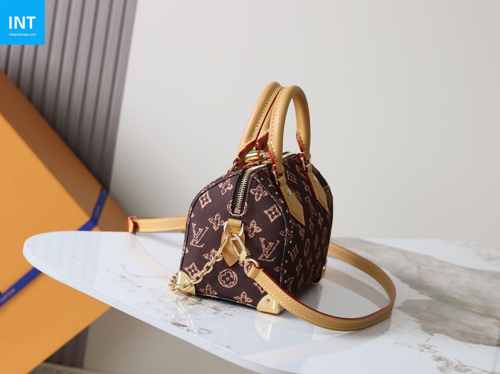 L0vis Vvtt0n M28102 Speedy Trunk 20
