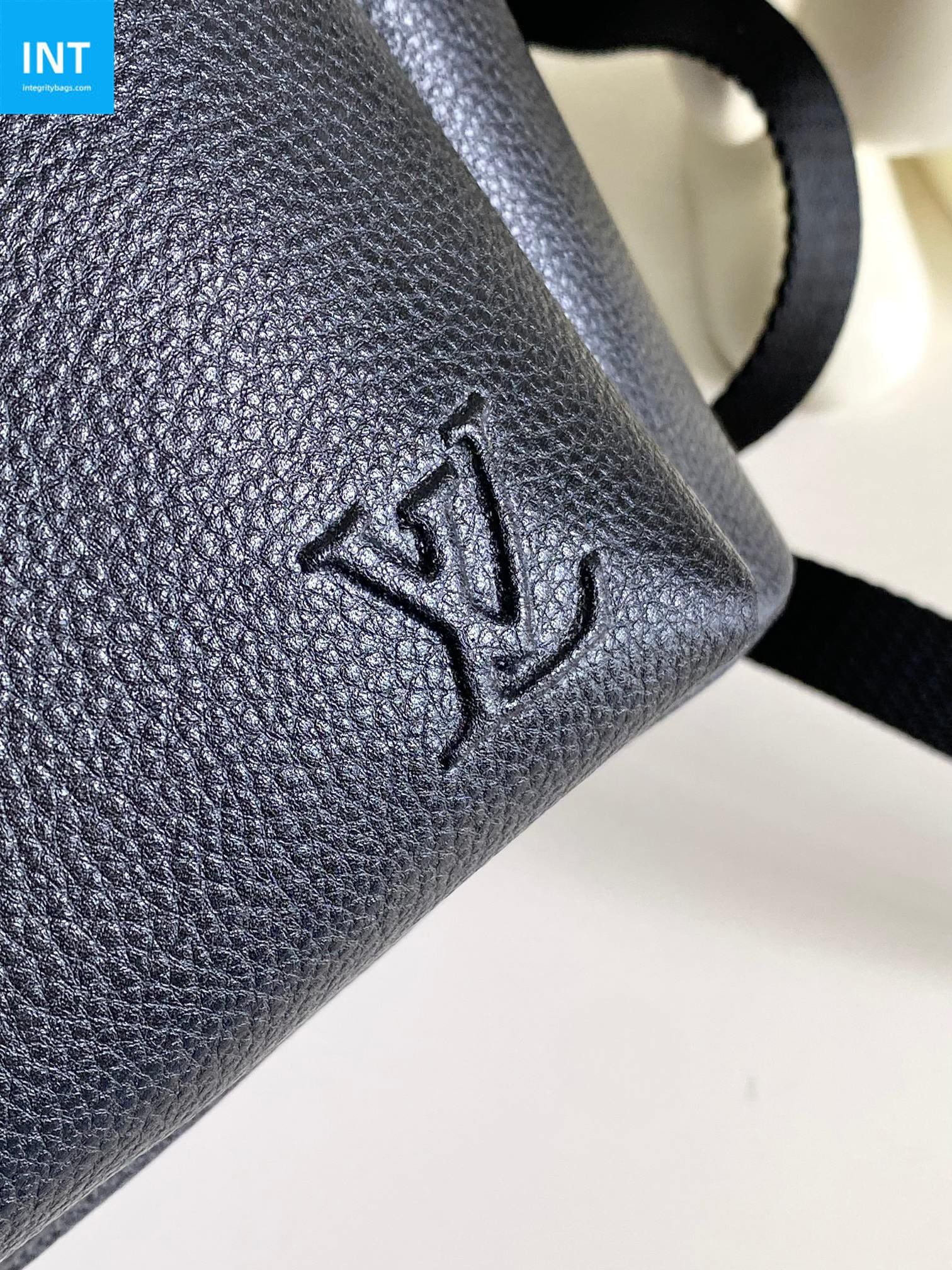 L0vis Vvtt0n M15259 Discovery Work Backpack