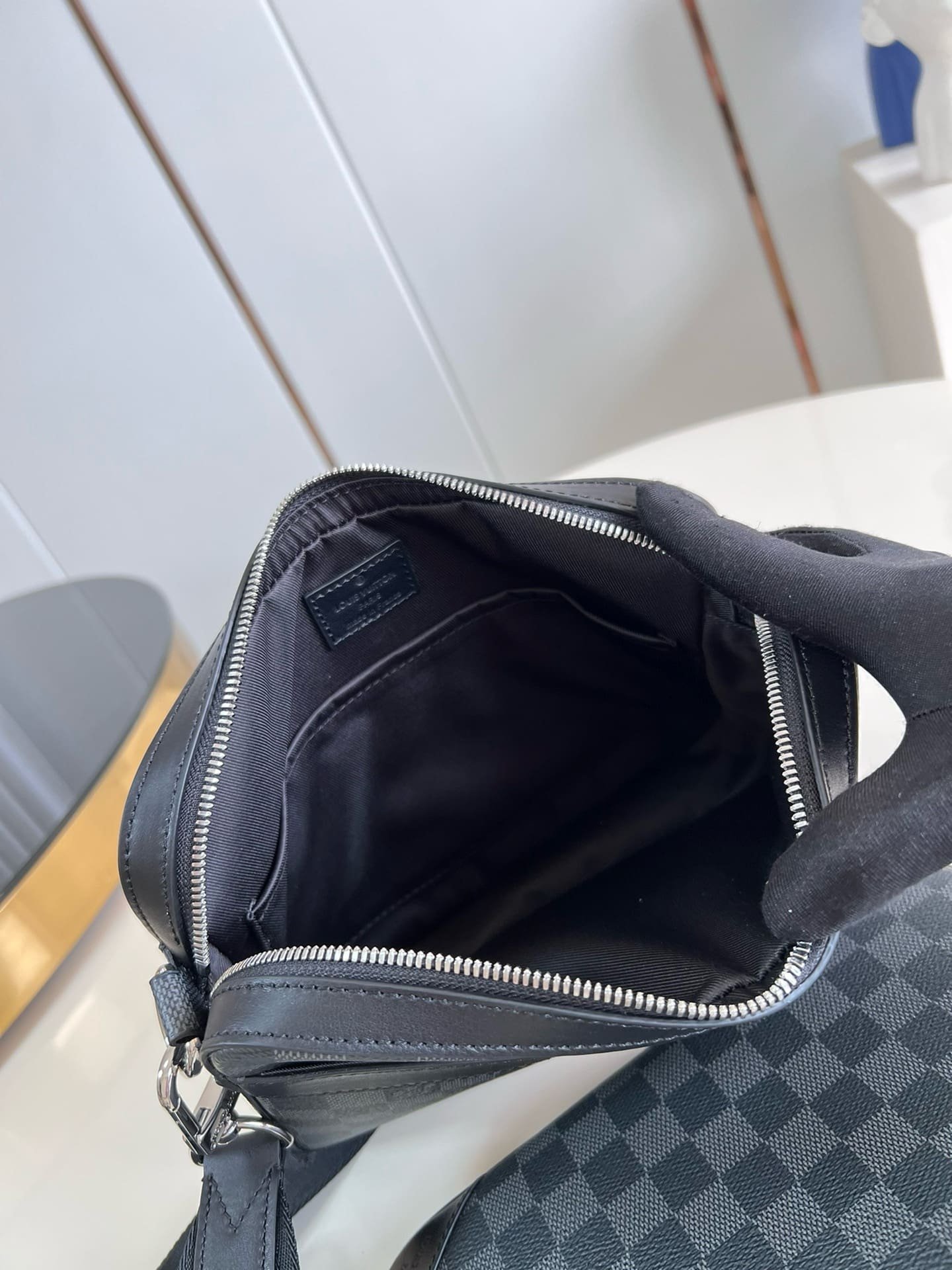 L0vis Vvtt0n N40519 Trio Messenger