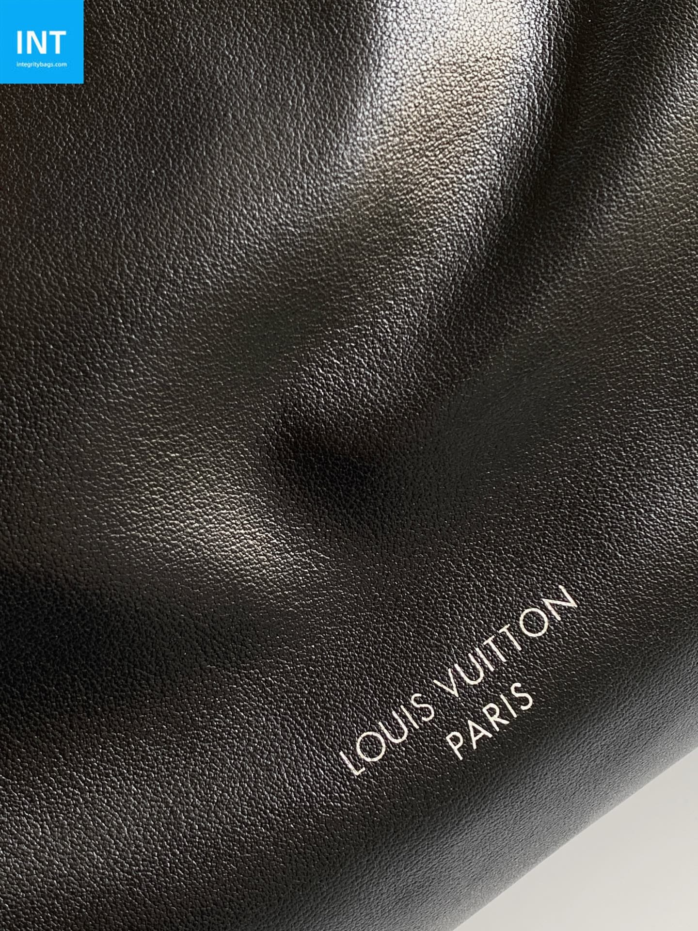 L0vis Vvtt0n M15175 CarryAll Travel Bag