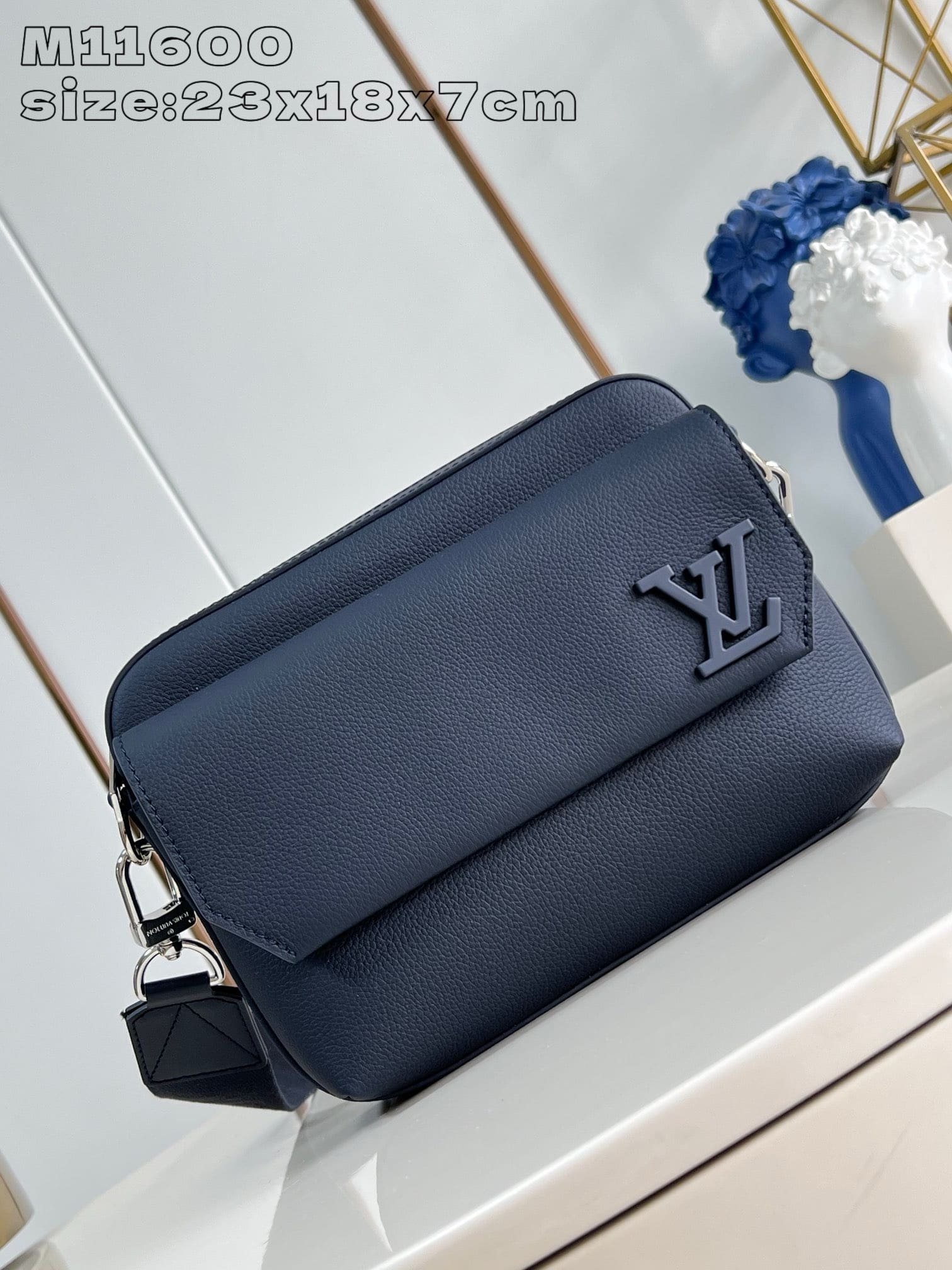 L0vis Vvtt0n M11600 Fastline Messenger