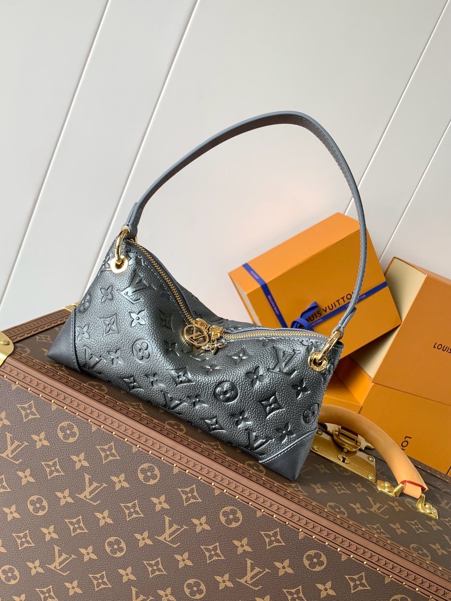 L0vis Vvtt0n M12174 Pochette Sèvres