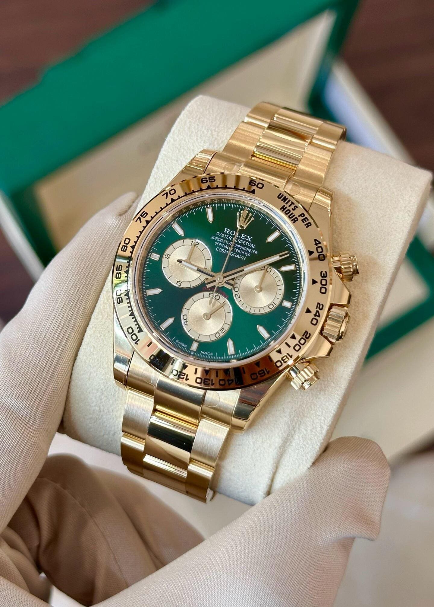 R01ex Daytona 126508 Yellow Gold Green Dial (2025)