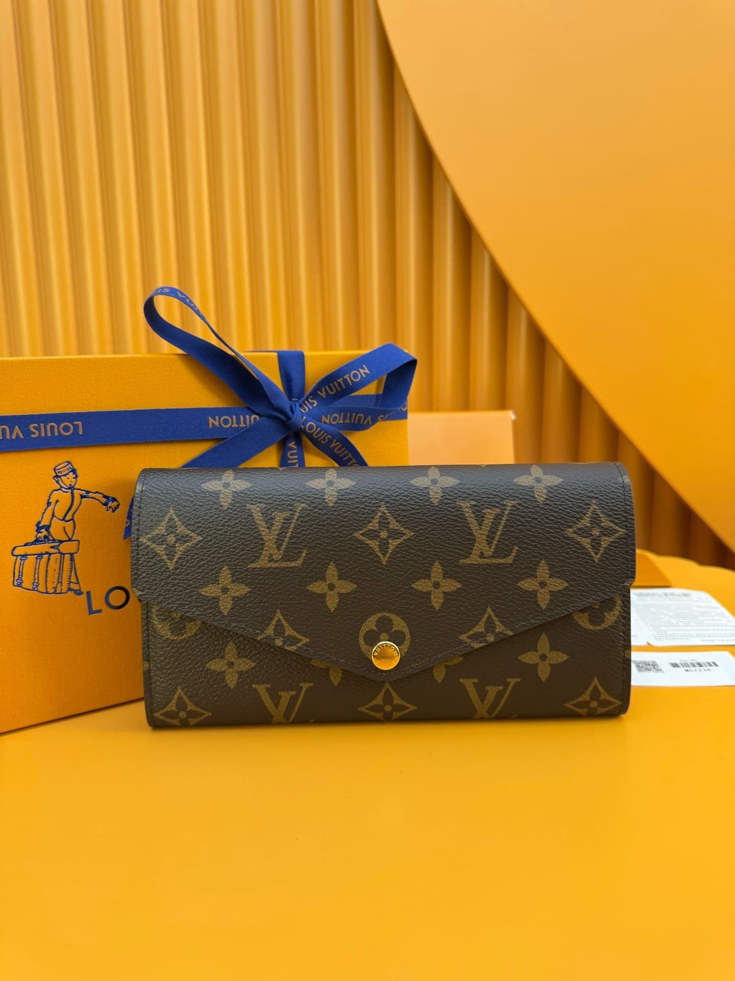 L0vis Vvtt0n M62234 Sarah Wallet