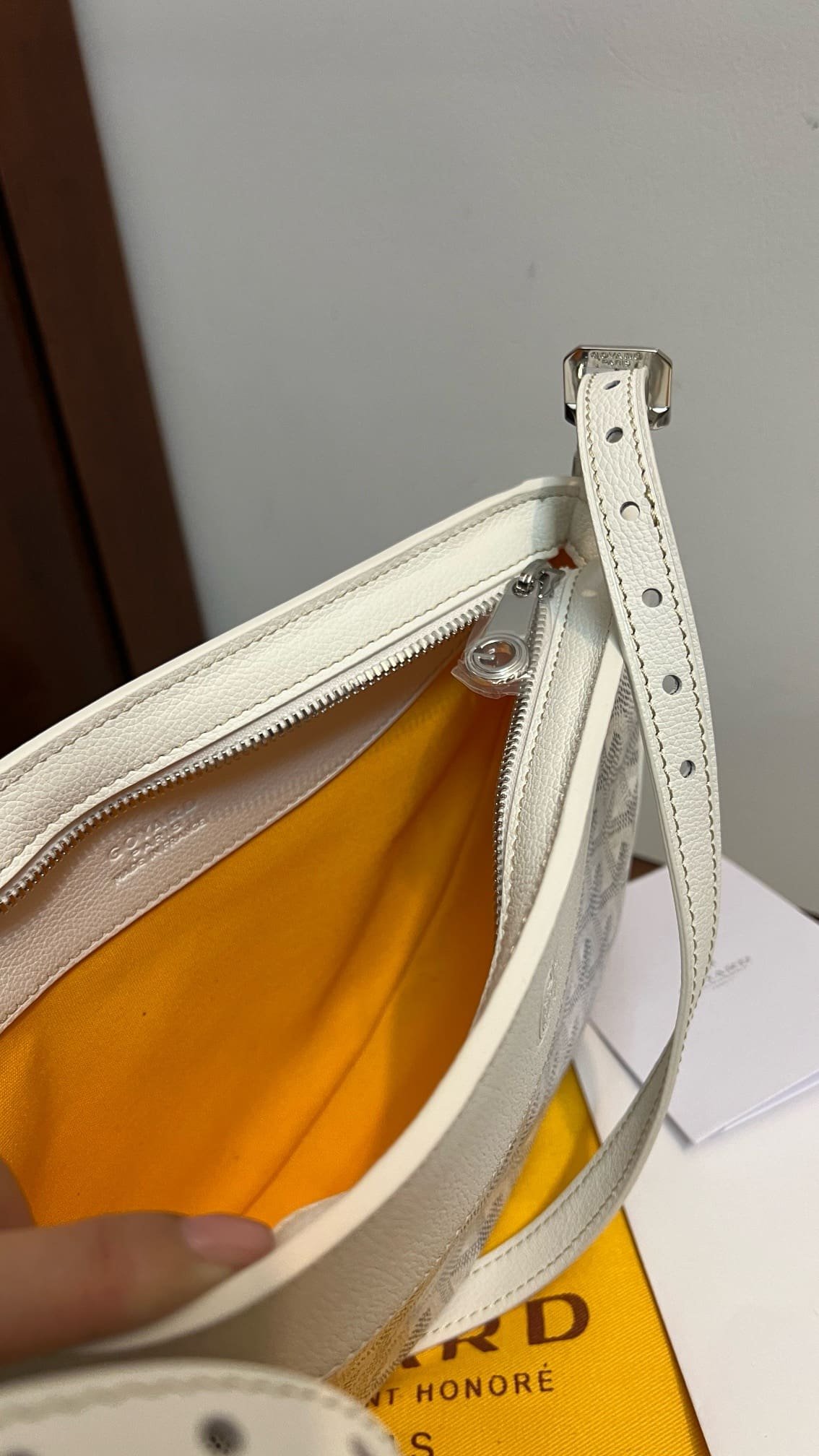 G09ard Hirondelle bag