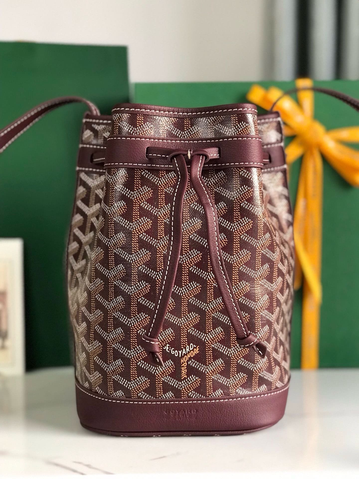 G09ard Petit Flot Bucket Bag