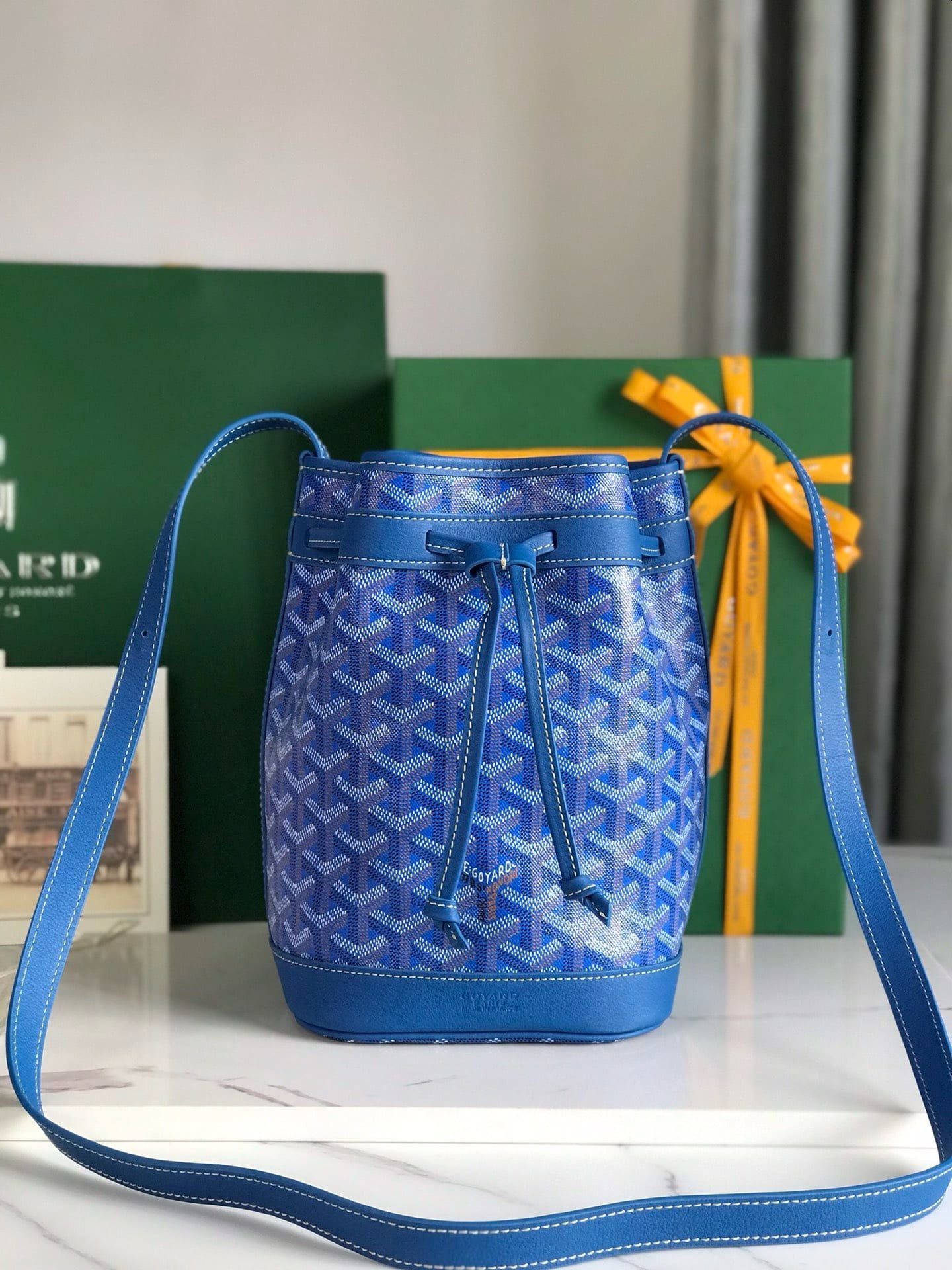 G09ard Petit Flot Bucket Bag