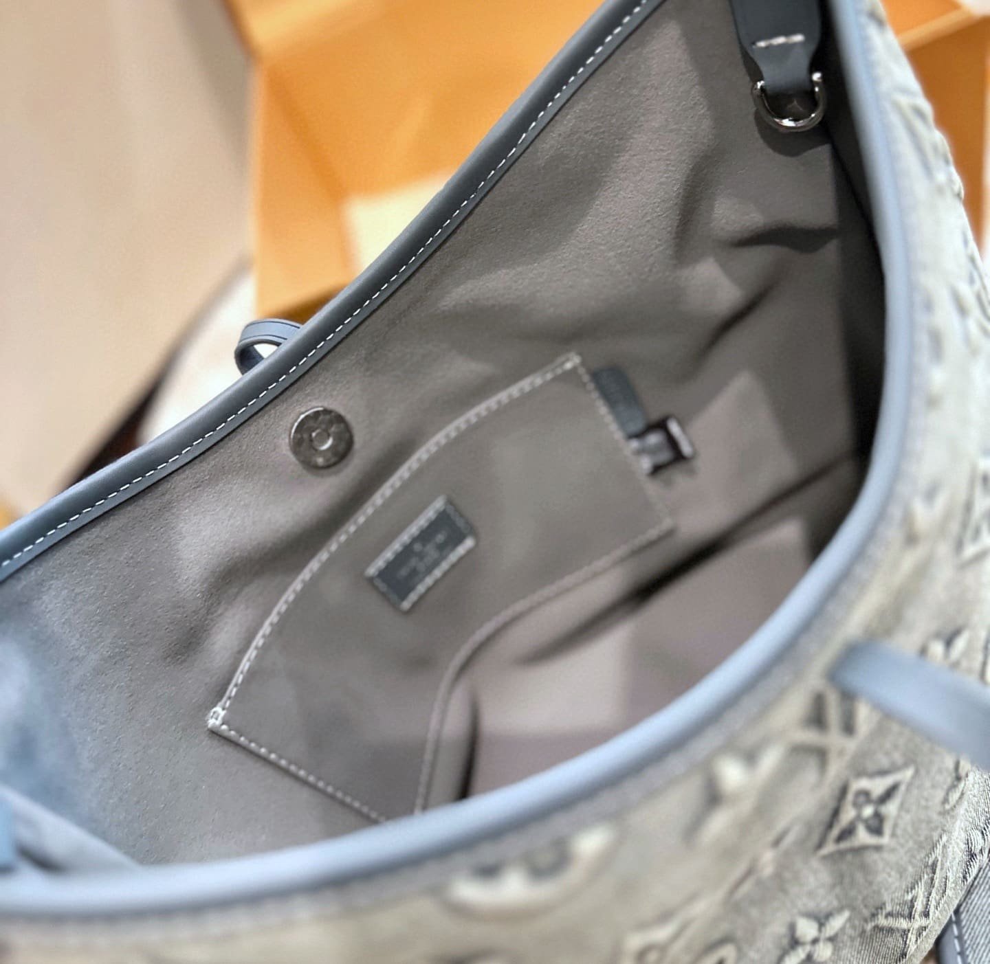 L0vis Vvtt0n Carryall