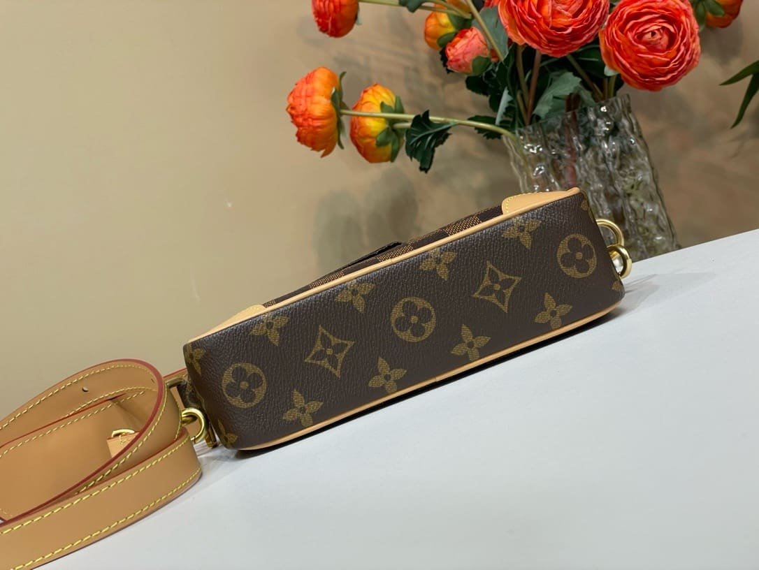 L0vis Vvtt0n M26020 Trocadéro Wearable Wallet