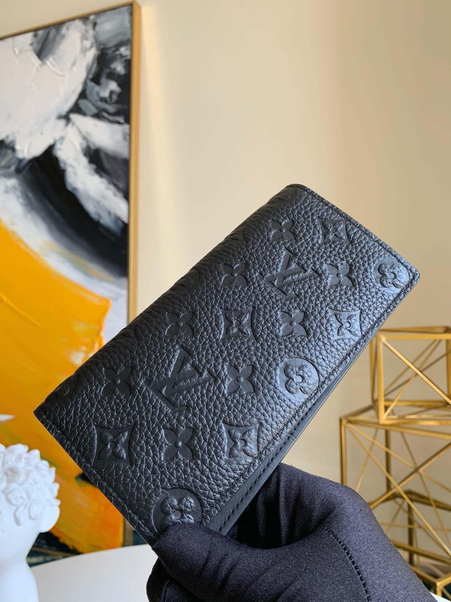 L0vis Vvtt0n M69038 Brazza Wallet