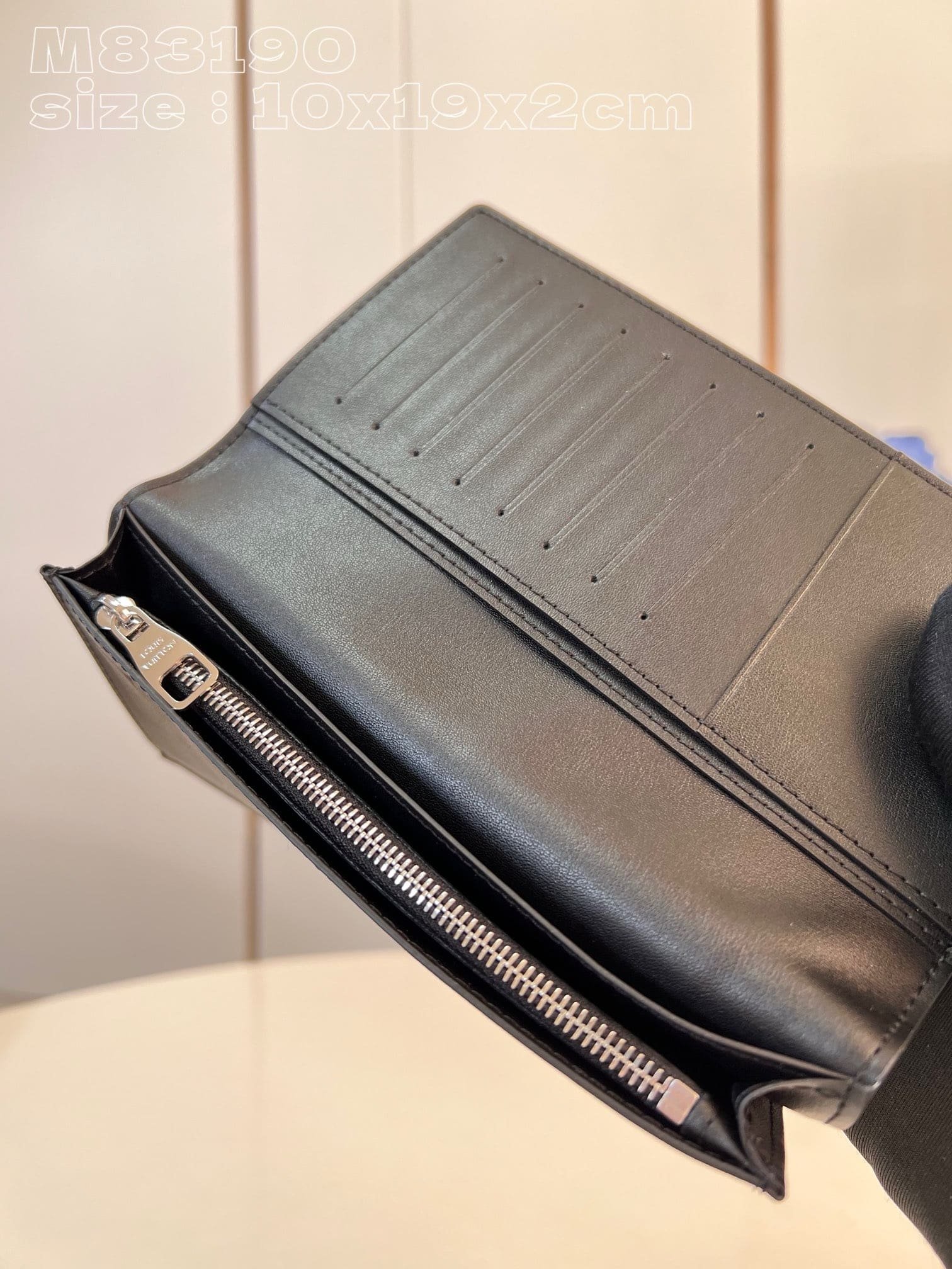 L0vis Vvtt0n M83190 Brazza Wallet
