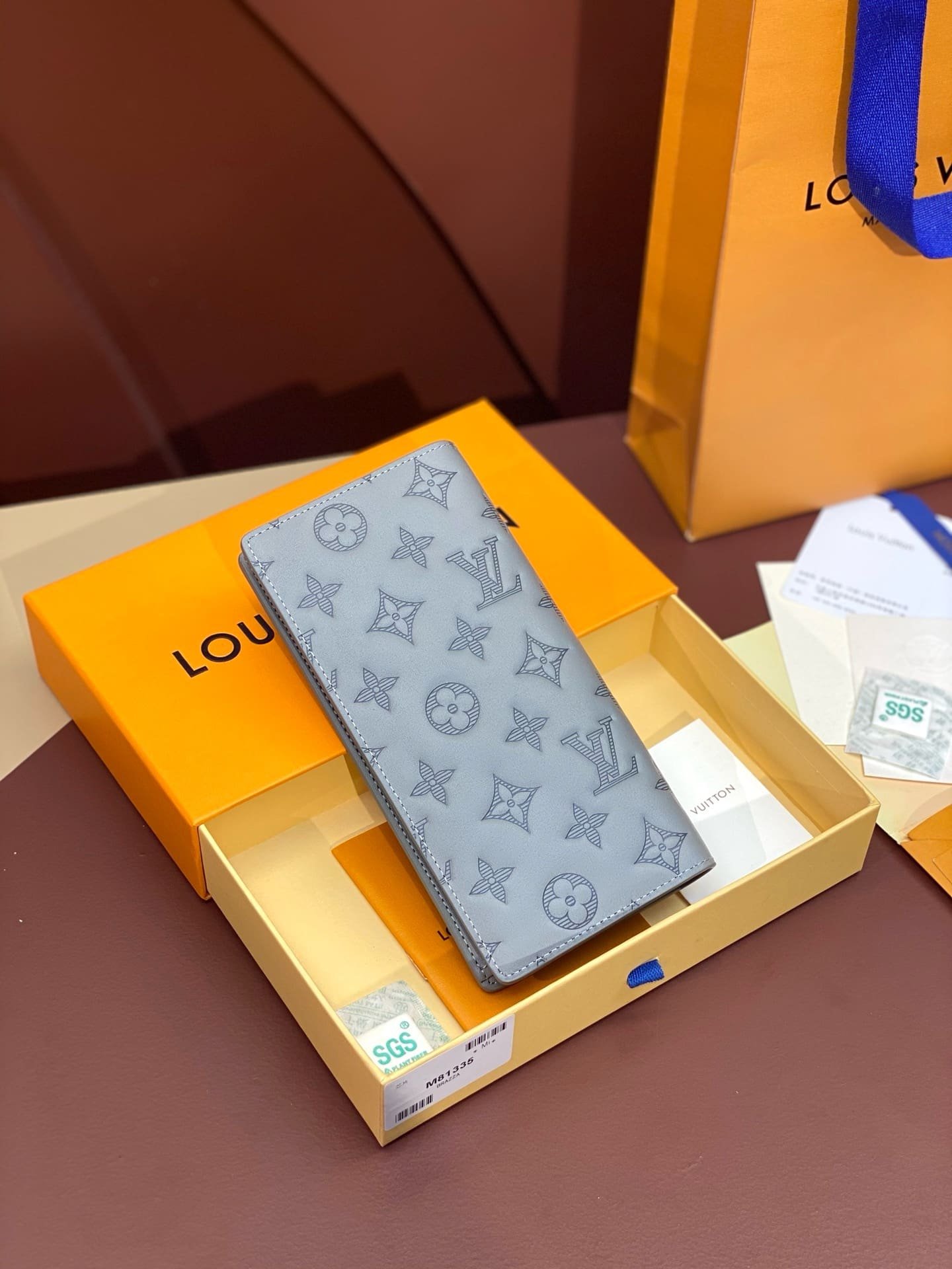 L0vis Vvtt0n M81335 Brazza Wallet