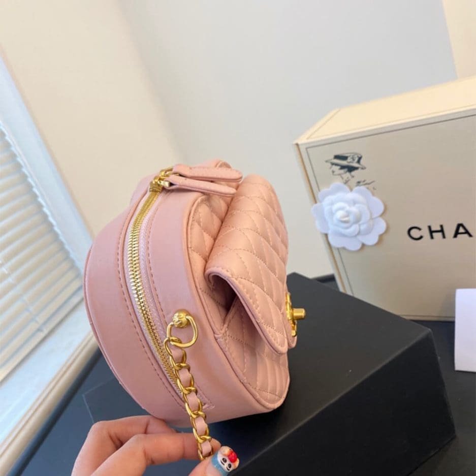 Ch**el 22s Heart Bag AS3191