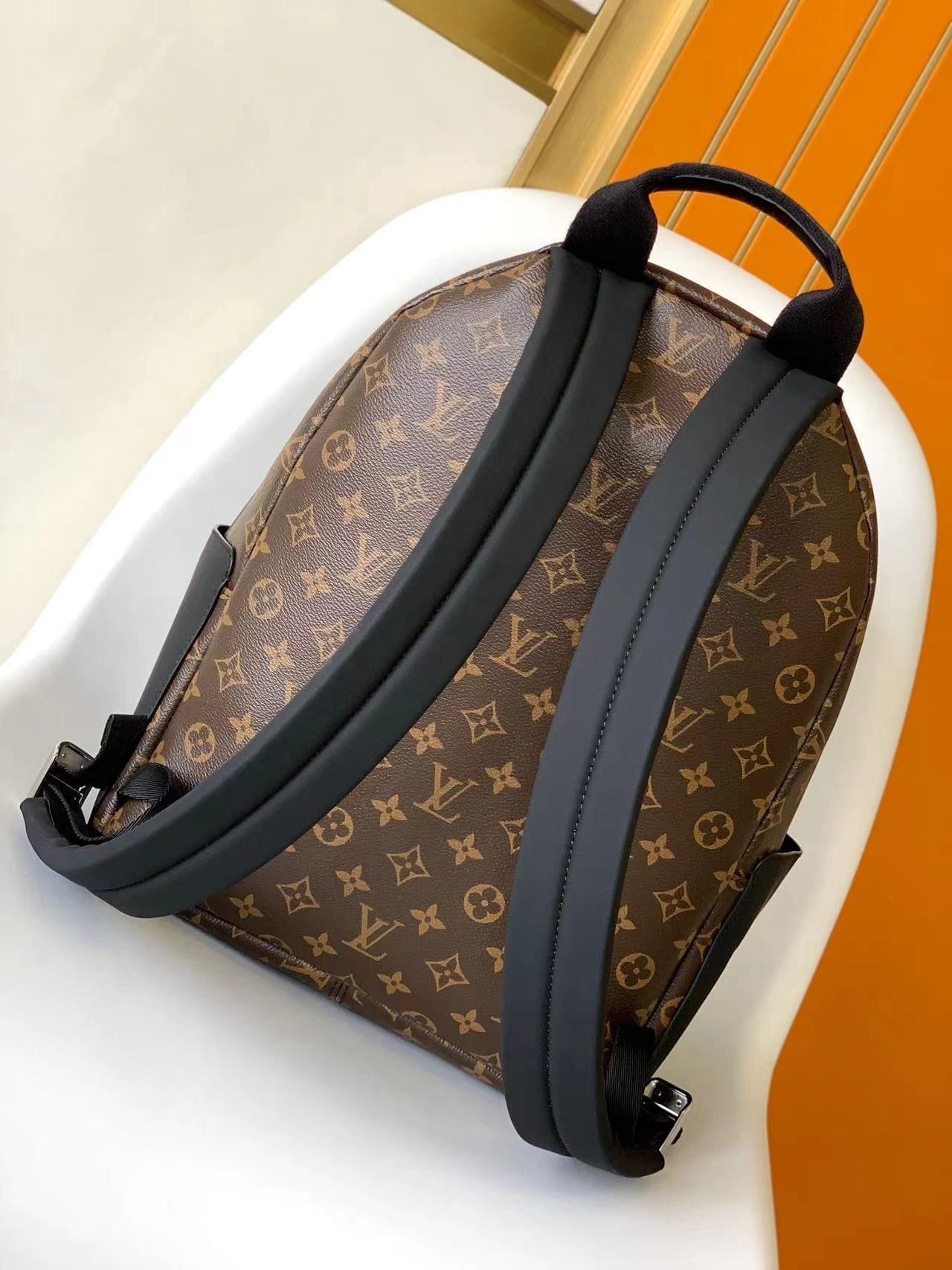 L0vis Vvtt0n M46684 Discovery Backpack PM